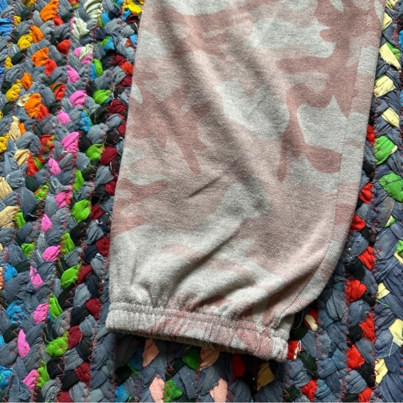 Penn State Nittany Lions Pink Gray Camo Joggers Sweatpants Women’s Size Large - Picture 7 of 16